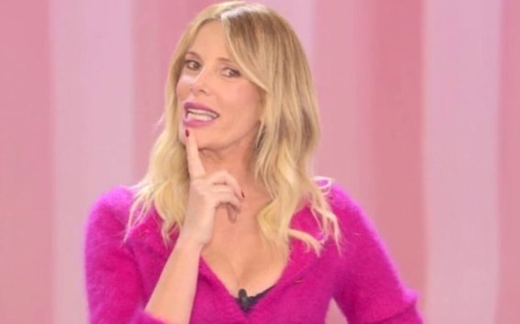 Alessia Marcuzzi senza reggiseno - AltraNotizia