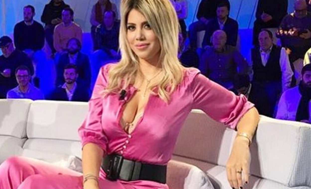 Wanda Nara foto da bollino rosso - AltraNotizia