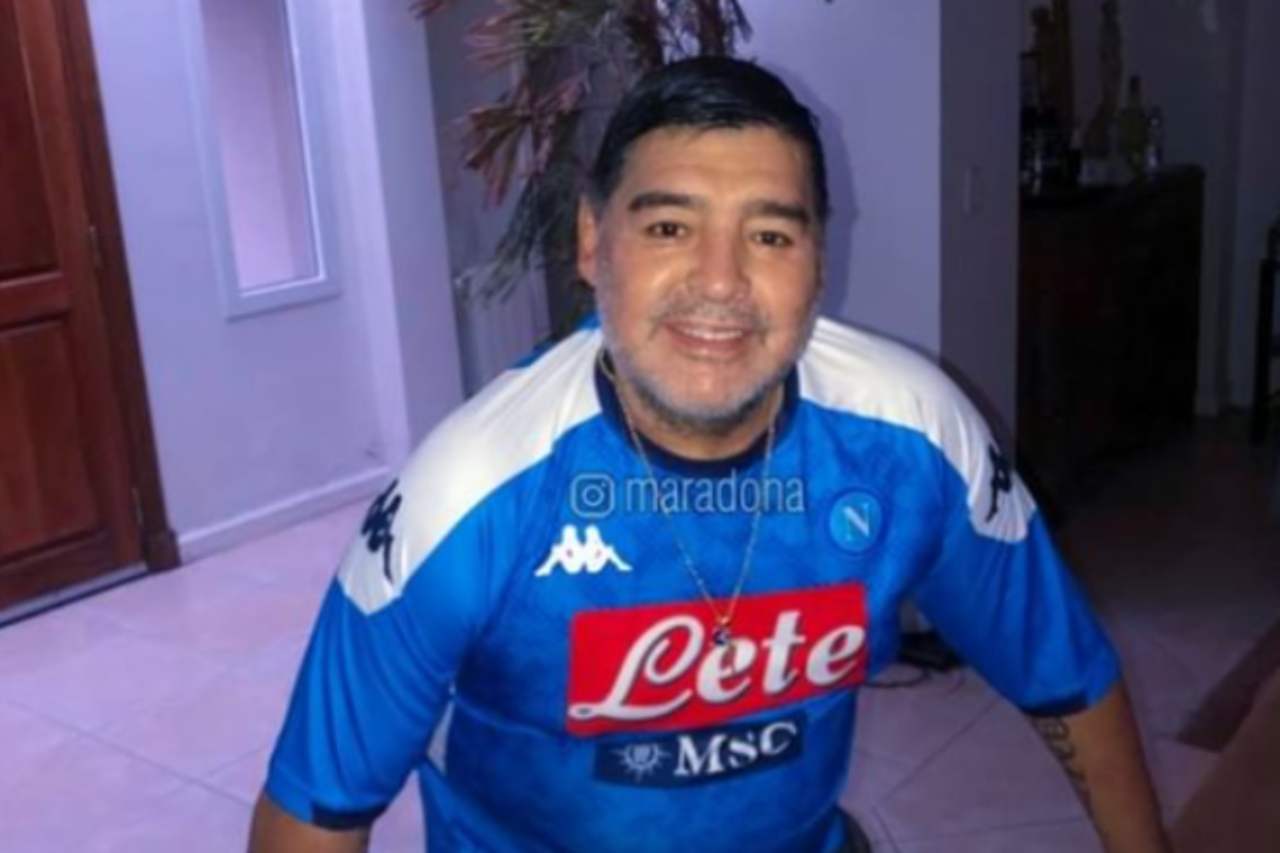 L'emozionante gesto di Mertens per Maradona