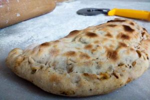 calzone ripieno ricetta