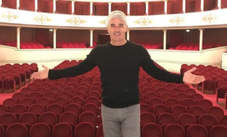 Biagio Izzo, celebre e amatissimo artista: sapete cosa faceva prima di diventare famoso? Biagio Izzo, celebre e amatissimo artista: sapete cosa faceva prima di diventare famoso?