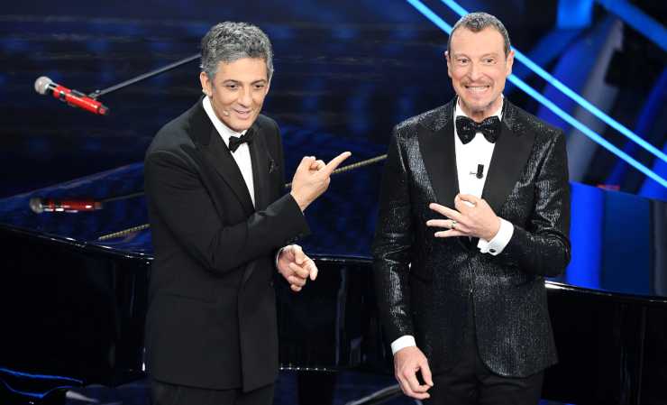 Sanremo 2021 applausi finti