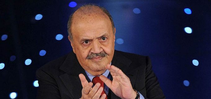 Scrivere una lettera a maurizio costanzo
