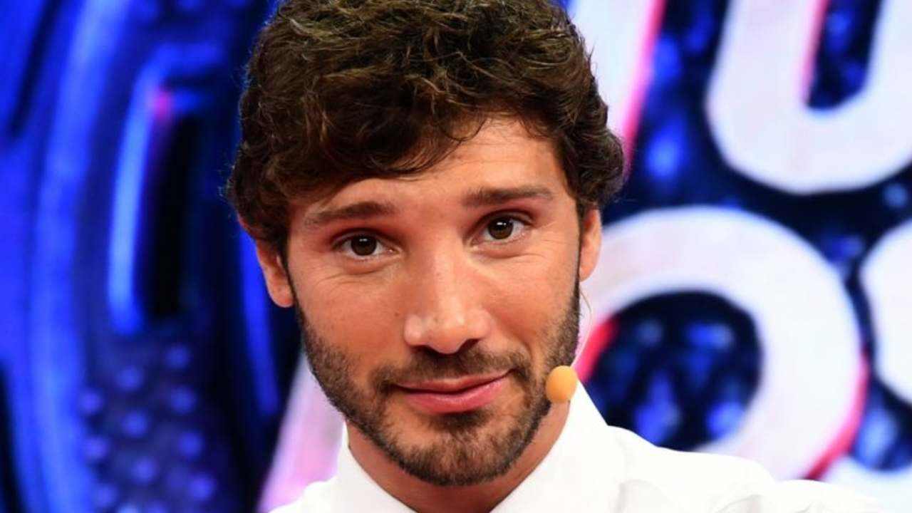 Stefano De Martino farlo al limone AltraNotizia