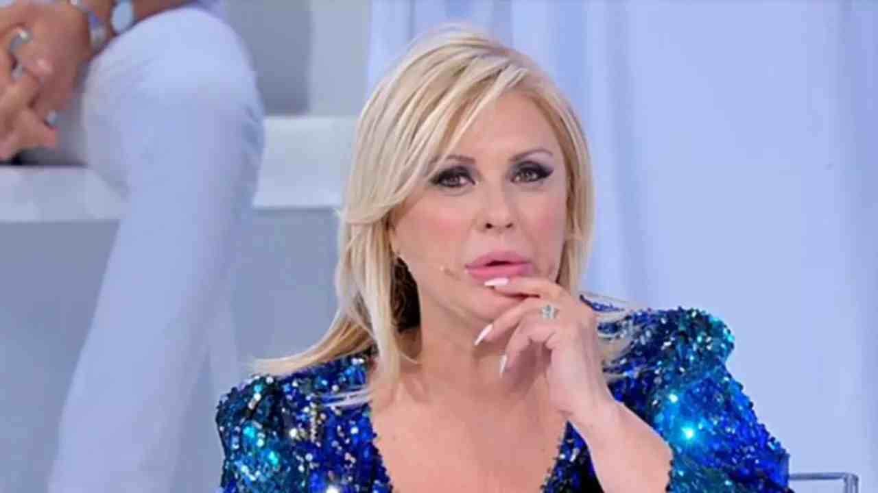 Tina Cipollari perché sparita dai social AltraNotizia