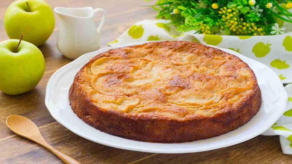 Torta di mele invisibile La ricetta formidabile di Benedetta Rossi