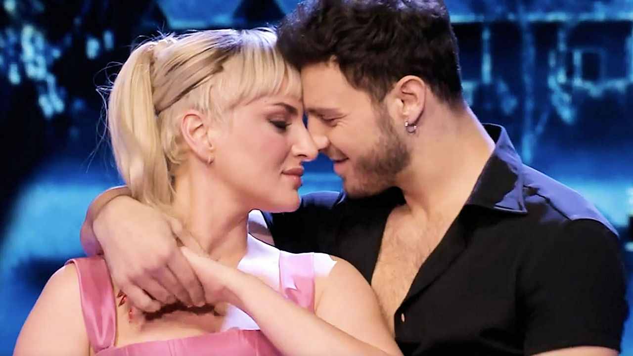 Arisa-e-Vito-Coppola-dichiarazione-intimità-Altranotizia