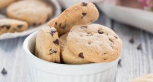Biscotti-con-gocce-di-cioccolato-ricetta-Altranotizia