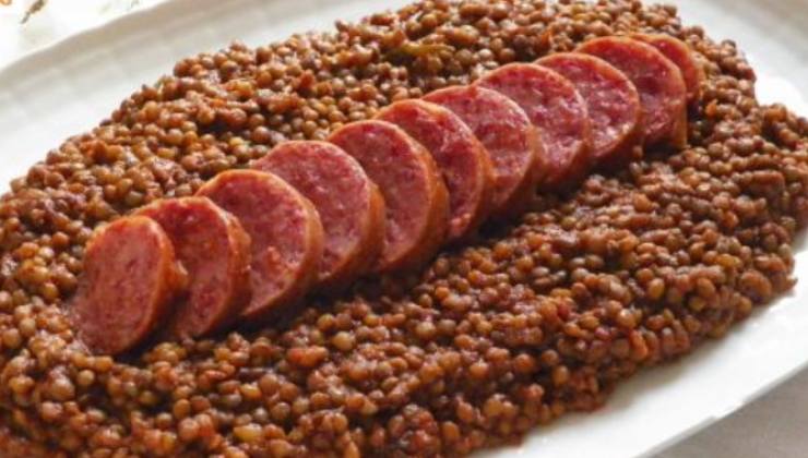 cotechino-con-lenticchie-ricetta-Altranotizia