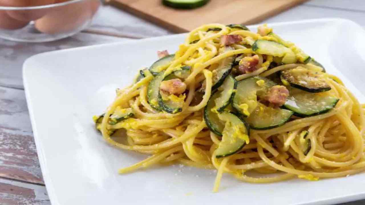 Carbonara-di-zucchine-ricetta-ricetta-Altranotizia