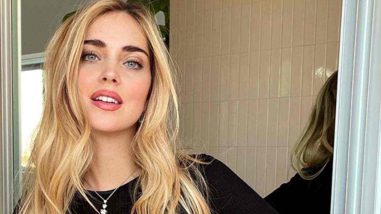 Chiara Ferragni-le-sfugge-un-particolare-Altranotizia