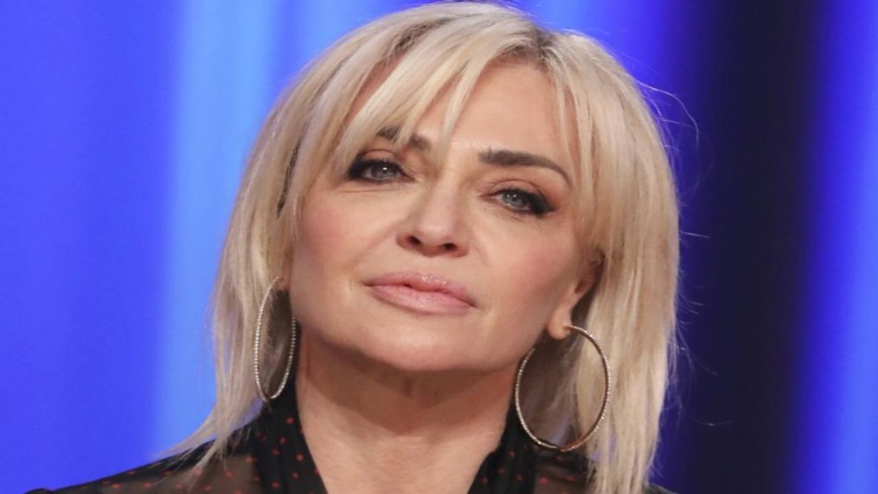 Paola Barale-la-dura-lotta-al-cancro-ecco-cosa-fa-per-la-ricerca-Altranotizia 