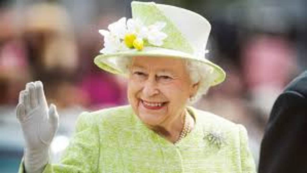 Regina Elisabetta-lo-può-fare-solo-lei-Altranotizia