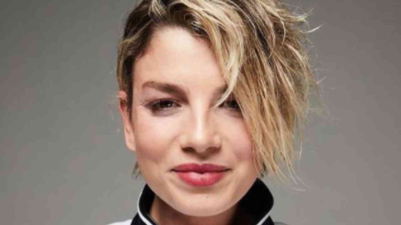 Emma Marrone-ecco-come-ha-ringraziato-muccino-foto-virale-Altranotizia