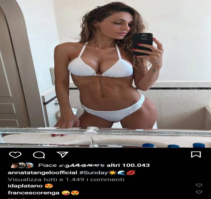 Anna Tatangelo-sexy-in-bikini-Altranotizia