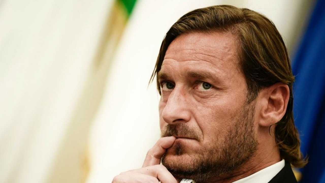 Totti-avvistato-con-nota-attrice-Altranotizia