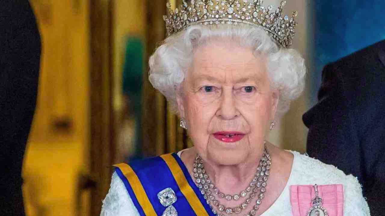 Regina Elisabetta-reali-preoccupati-colpo-basso-Altranotizia
