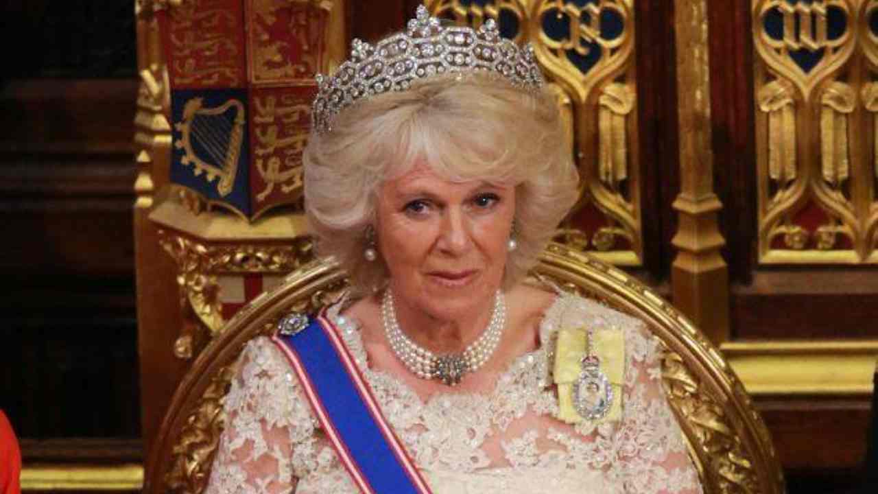 Camilla Parker Bowles-lascia-senza-parole-il-web-Altranotizia