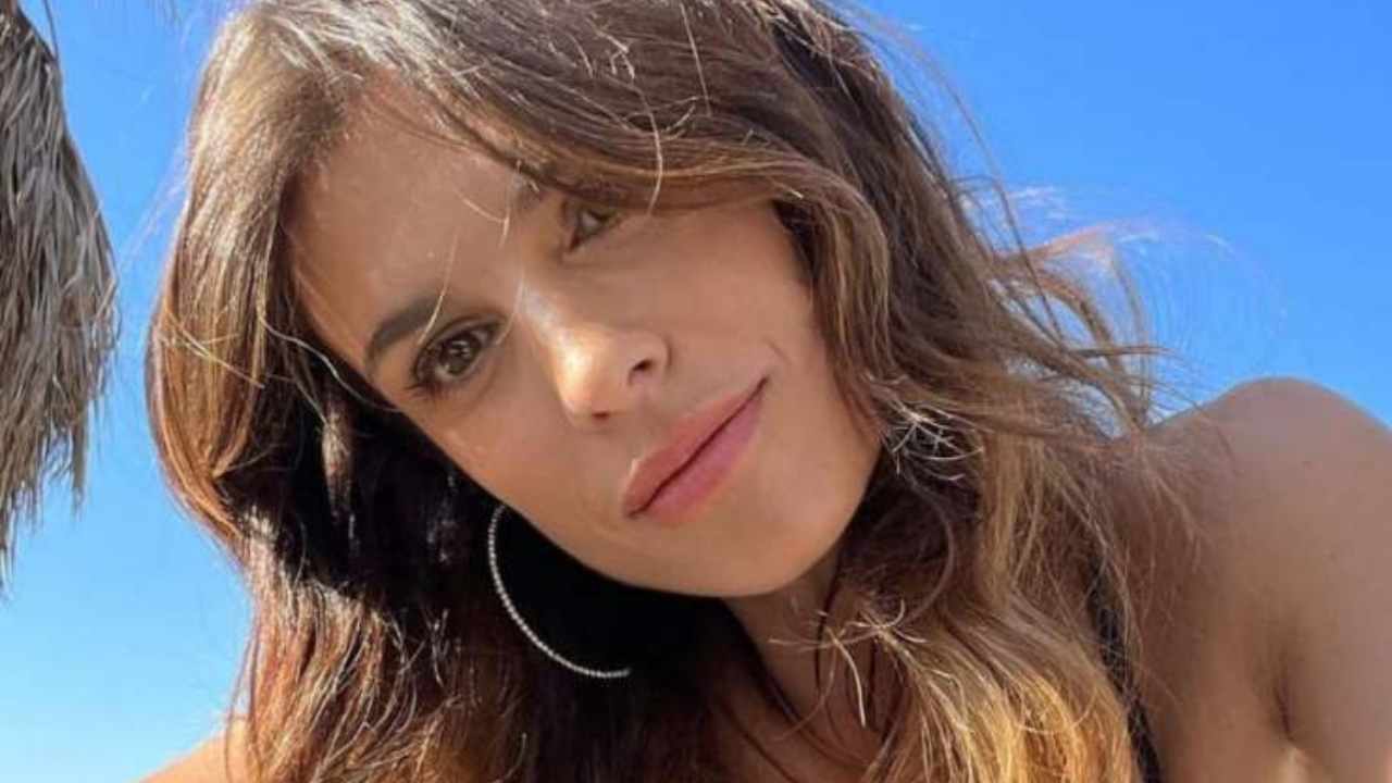 Elisabetta Canalis-manda-fuori-di-testa-i-fan-Altranotizia