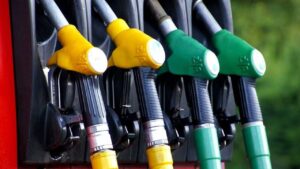 Benzina - foto web - altranotizia.it