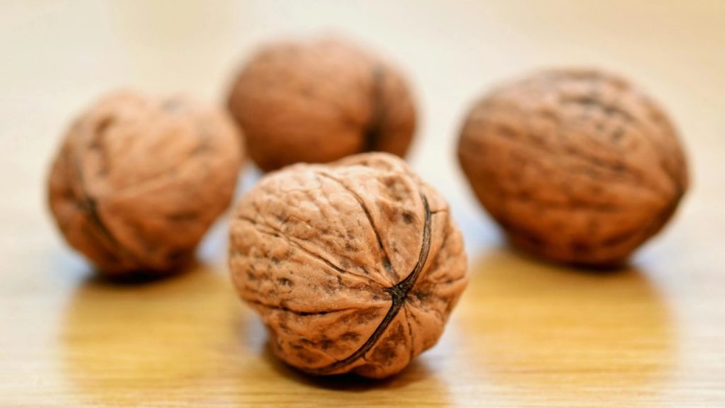 Glicemia alle stelle? Mai più: ADDIO rischio diabete con la tecnica delle NOCI I Ecco quante ne devi mangiare